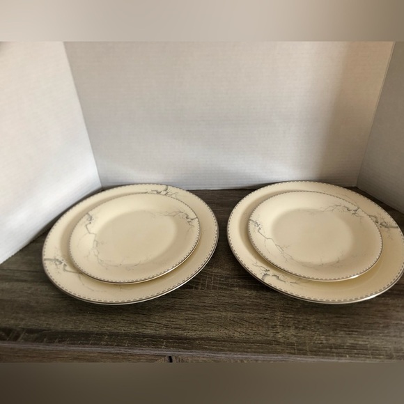 1985 Royal Doulton Angela Plate Set - Picture 4 of 12